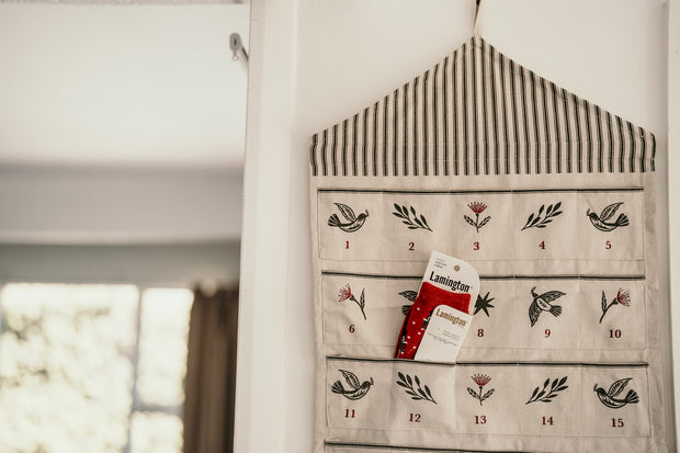 MERINO CREW SOCKS - Red Nutcracker