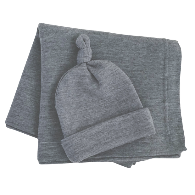 SWADDLE BLANKET WITH KNOTTED BEANIE HAT